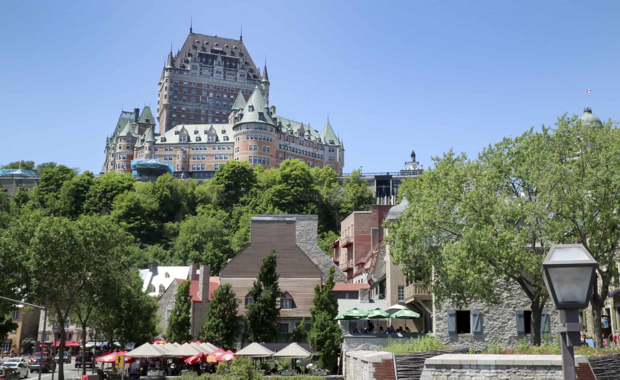 Quebec_Le Chateau Frontenac_far