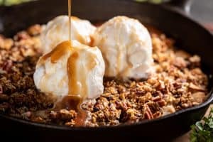 caramel apple crisp