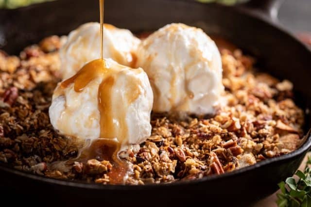 caramel apple crisp